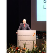 27. Deutscher Steuerberatertag, Hamburg 2004 - Dr. Wolfgang Peiner, Senator für Finanzen der Freien Hansestadt Hamburg 27. Deutscher Steuerberatertag, Hamburg 2004 - Dr. Wolfgang Peiner, Senator für Finanzen der Freien Hansestadt Hamburg