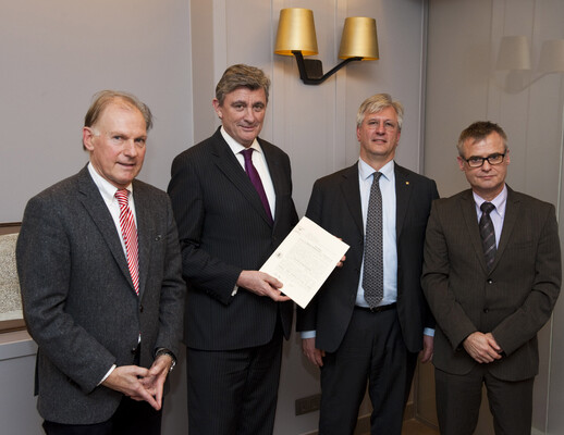 v. l. DStV-Vizepräsident Prof. Dr. H.-Michael Korth, Präsident der ETAF Philippe Arraou, Vorstandsmitglied der italienischen Steuerberaterkammer Dott. Ugo Marco Pollice, Vizepräsident der Bundessteuerberaterkammer Volker Kaiser