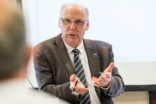 DStV-Hauptgeschäftsführer Prof. Dr. Axel Pestke bei der Moderation des Workshops „Kanzleien im Dialog“